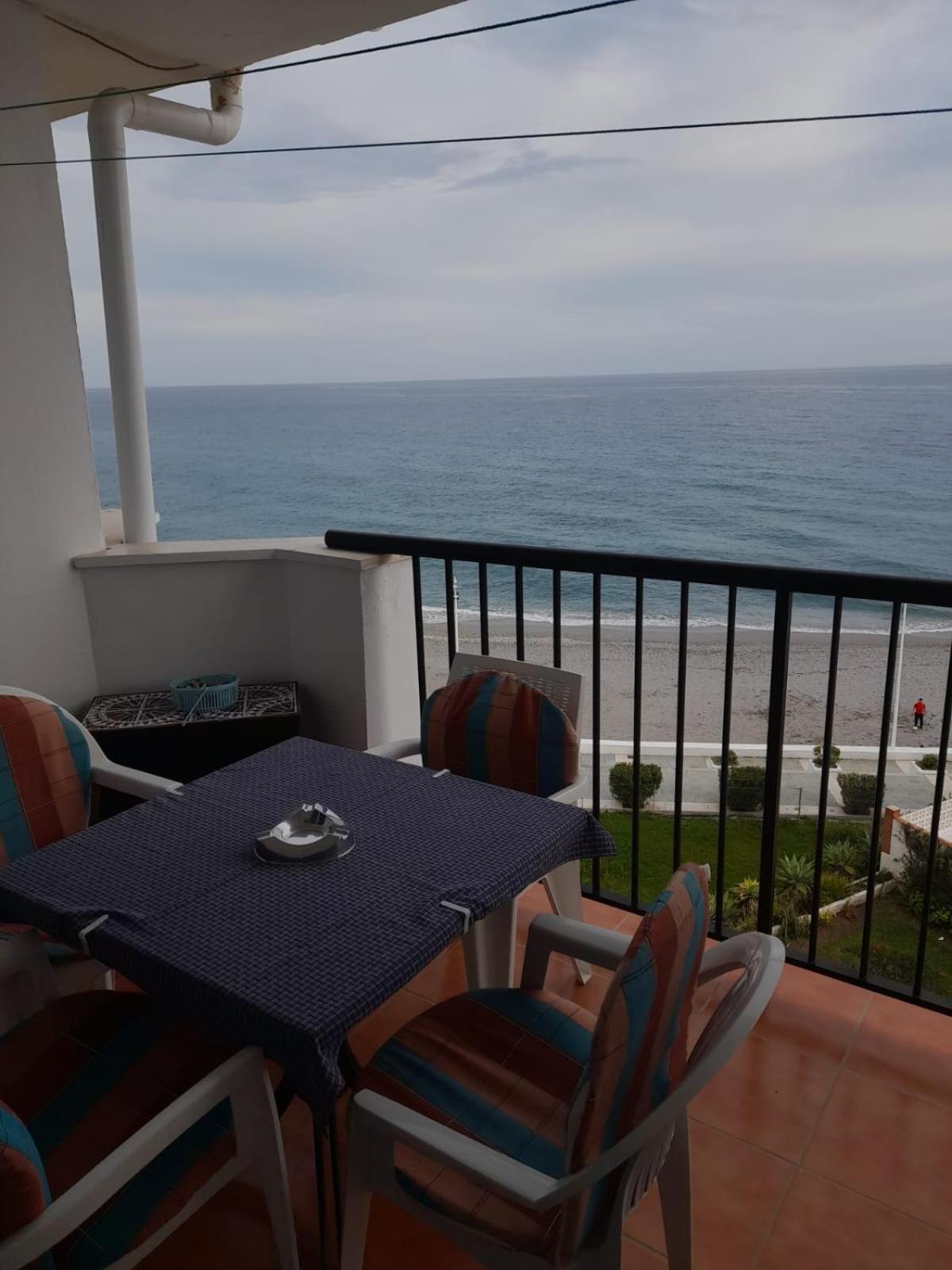 Precioso Apartamento Frontal Al Mar Nerja Buitenkant foto